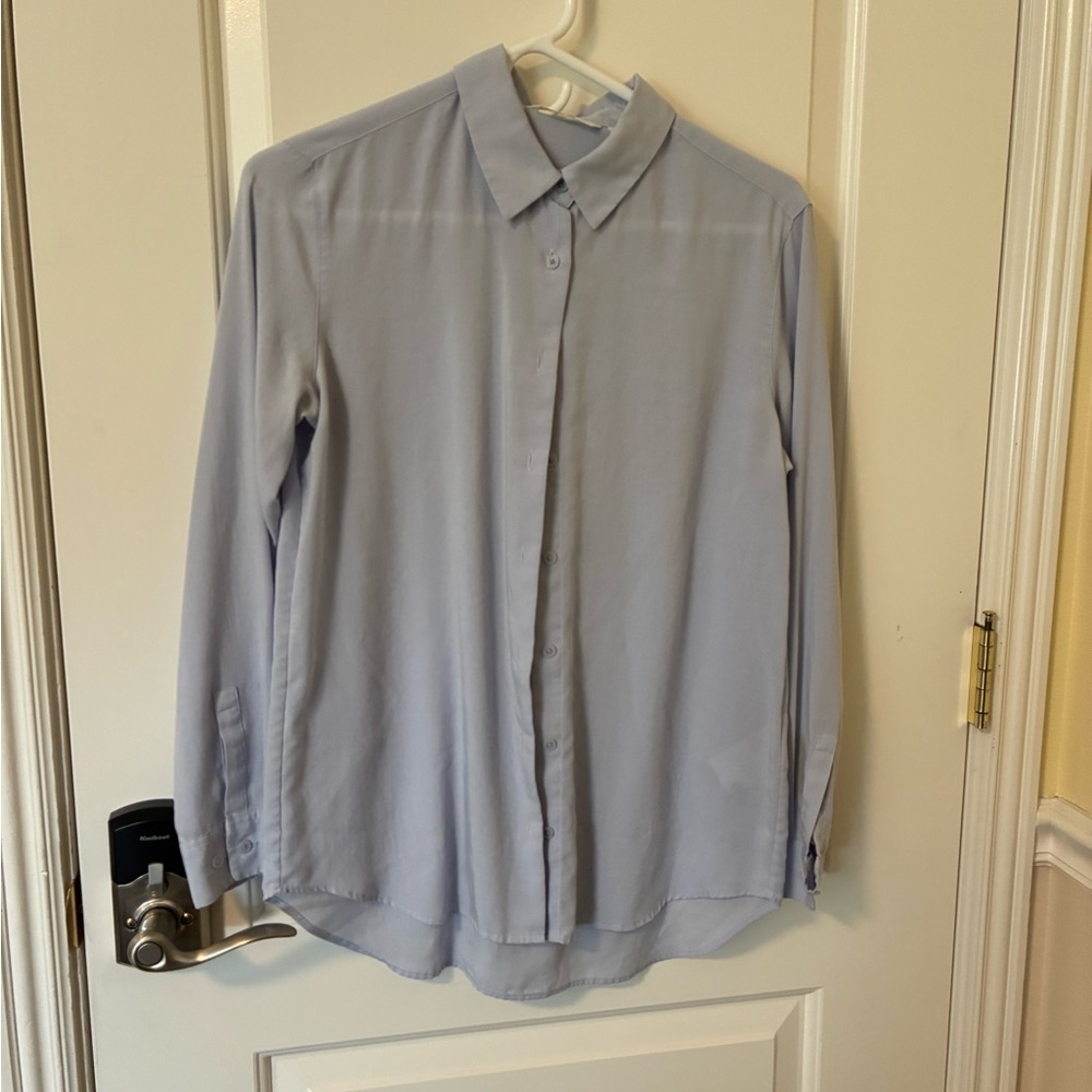 Uniqlo  Light Blue button up top women’s